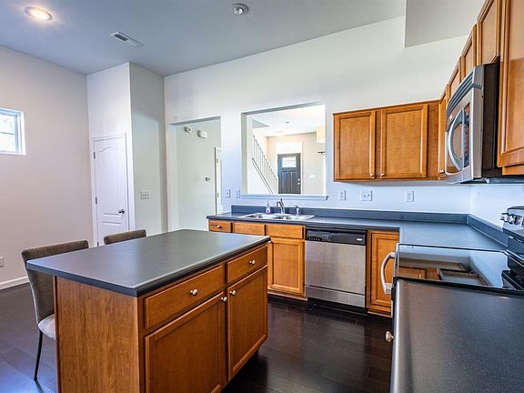 5th image of 2031 Seymour Ave #31C