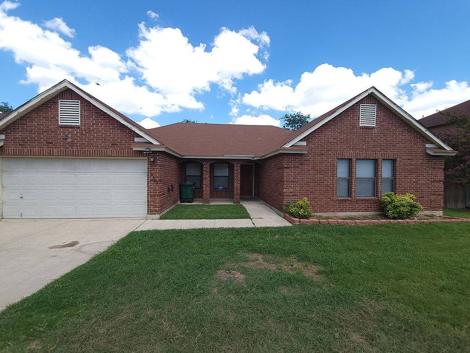 1st image of 10314 Pelican Oak Dr