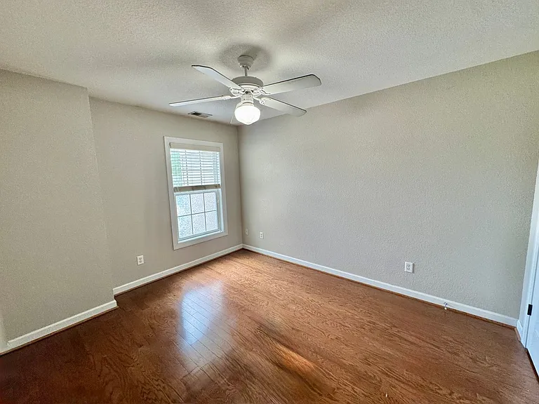 1129 Americus Ave — Photo 4