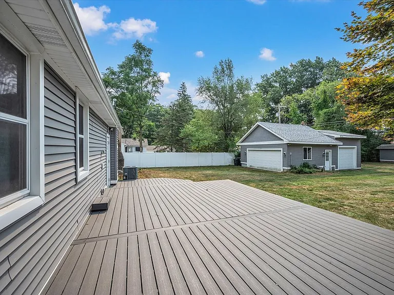 37721 Grantland St — Photo 31