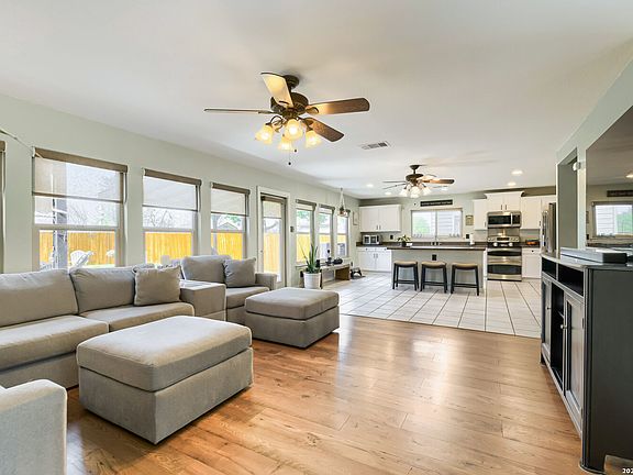 3rd image of 5811 Walnut Mill Dr