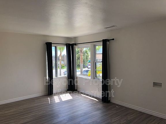4th image of 3211 Belle Isle Dr
