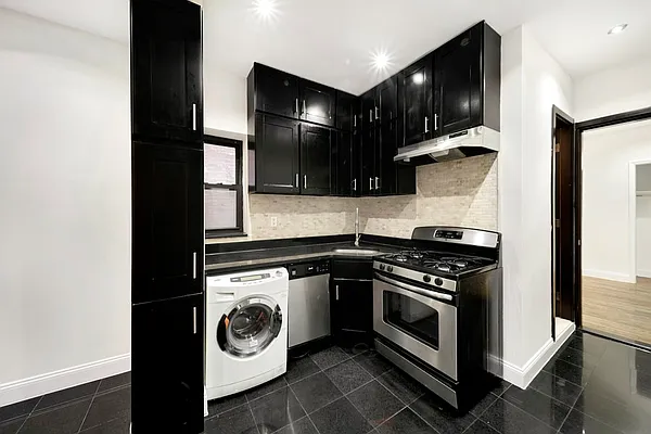 Rented by REZI | media 11