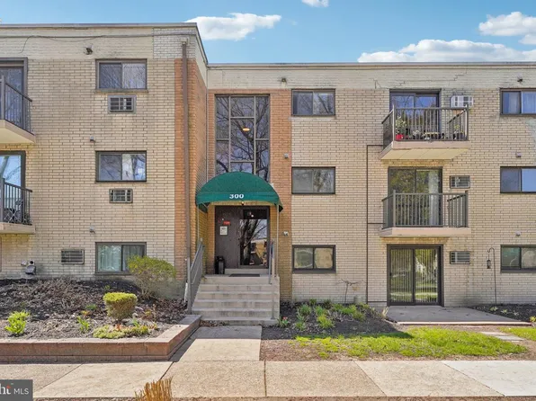 1575 W Street Rd APT 327, Warminster, PA 18974