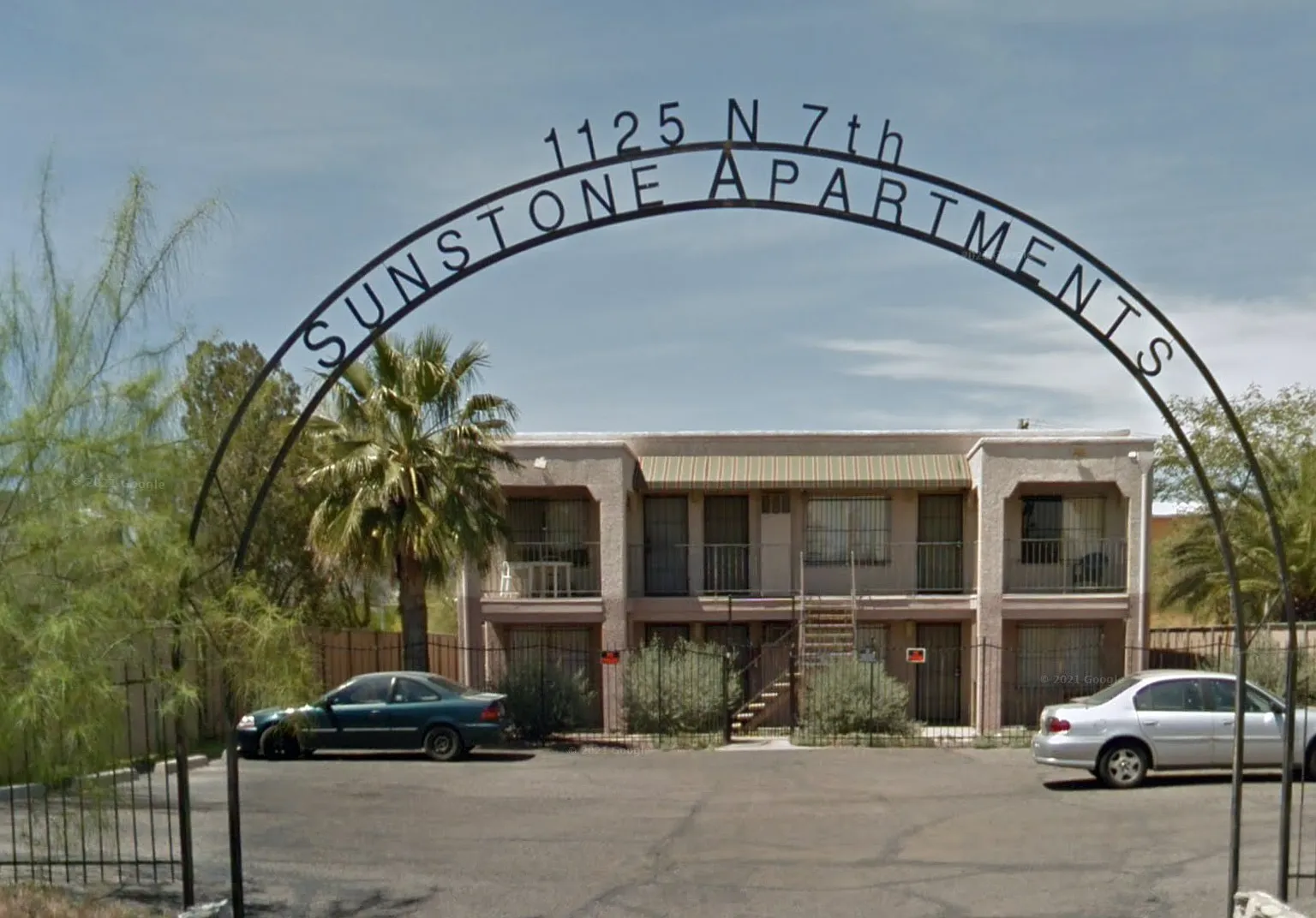 Sunstone Apartments — Photo 1