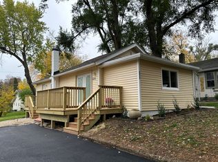 5215 Maplehill Dr, Mccullom Lake, IL 60050