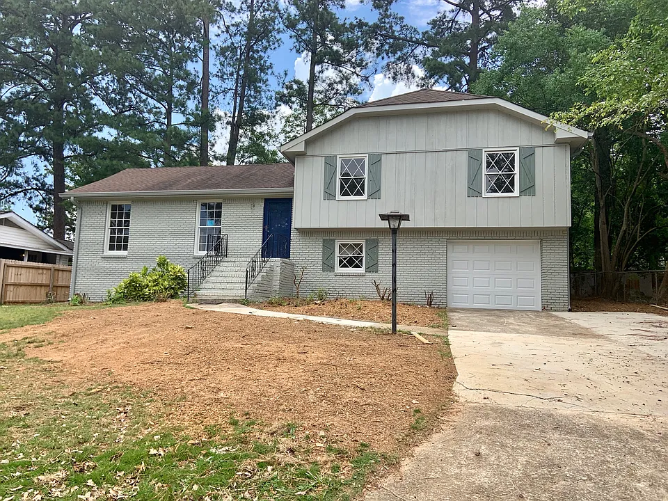 1092 Sherbrooke Dr