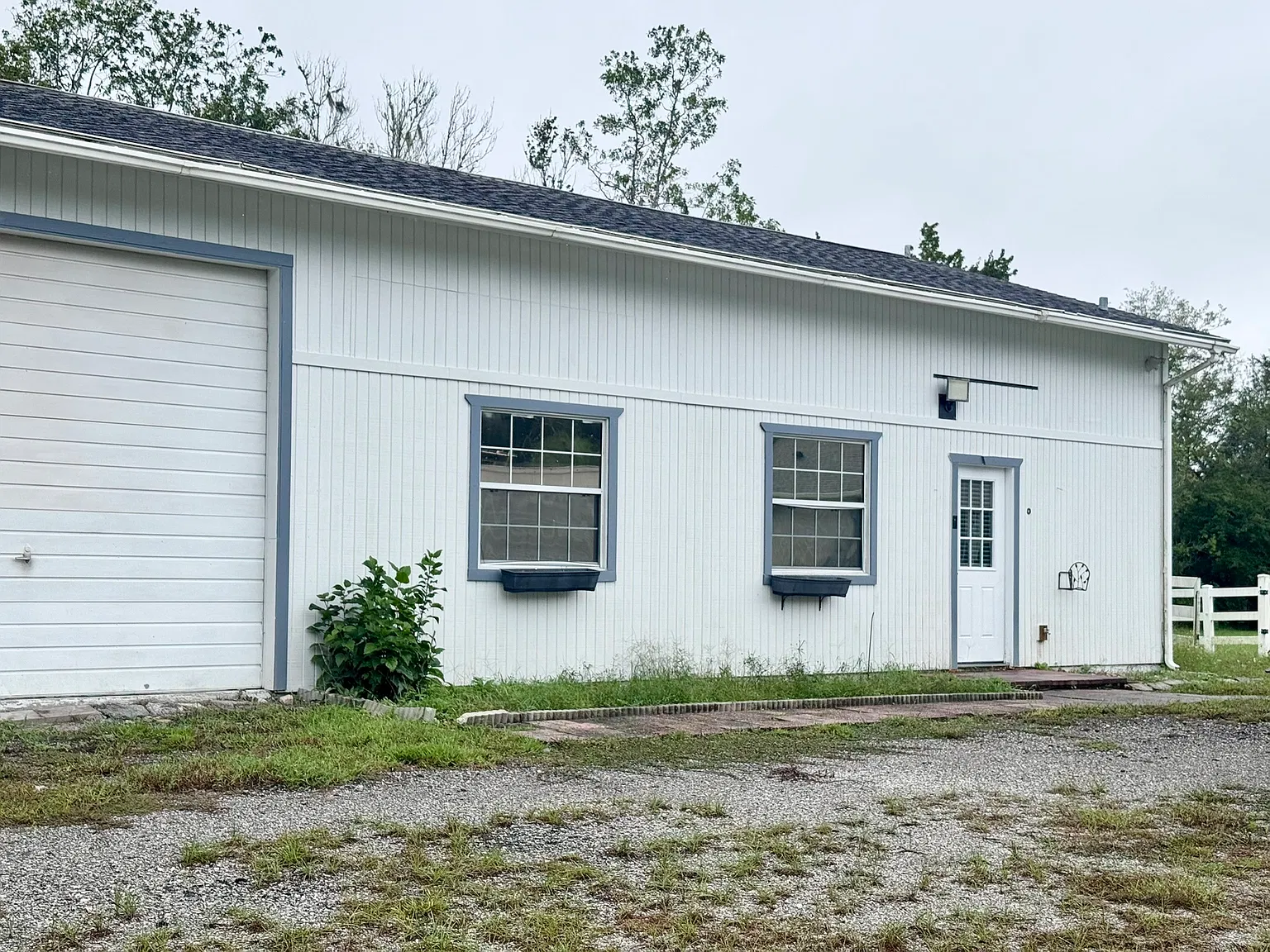 1901 Poppy Ln — Photo 3