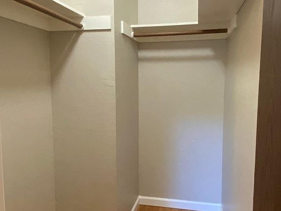 5th image of 670 Morse Ave #3