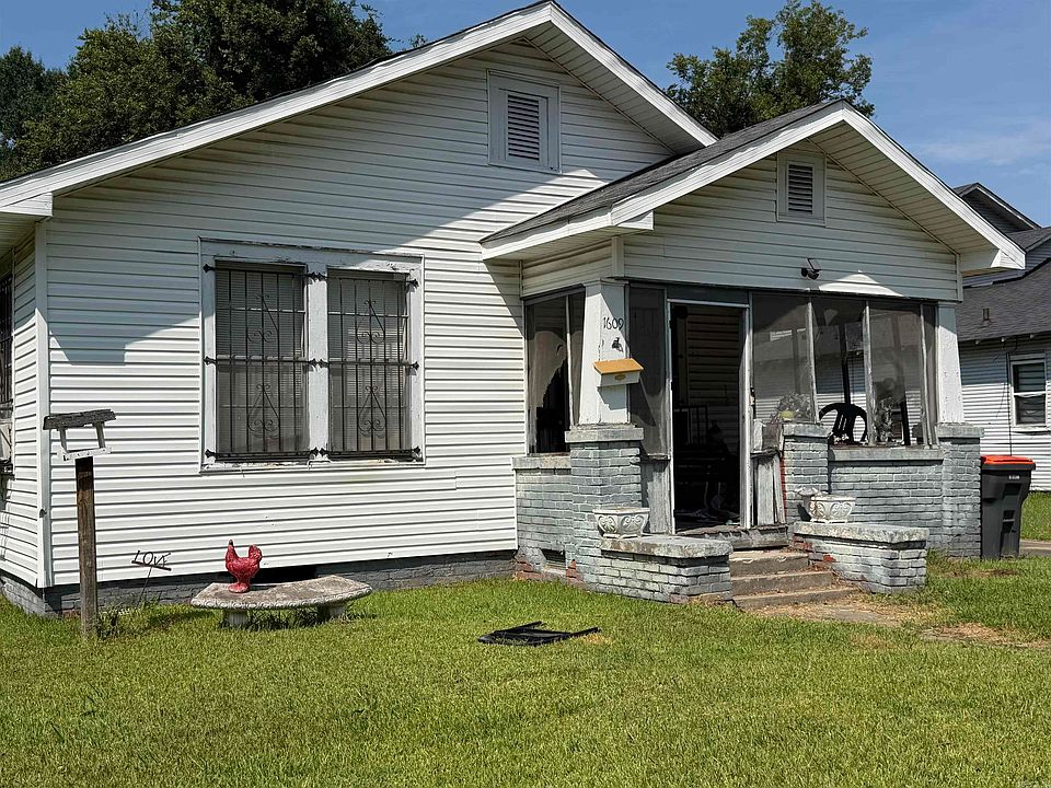 1st image of 1609 W 16th Ave