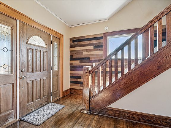 5th image of 829 Union Ave