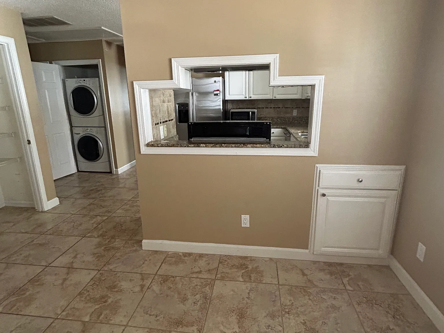 241 Parkwood Circle — Photo 3