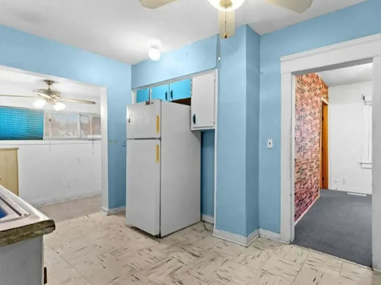 909 Baker St — Photo 20