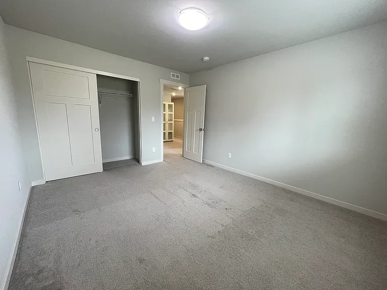 8775 SW Mohegan Ln — Photo 26