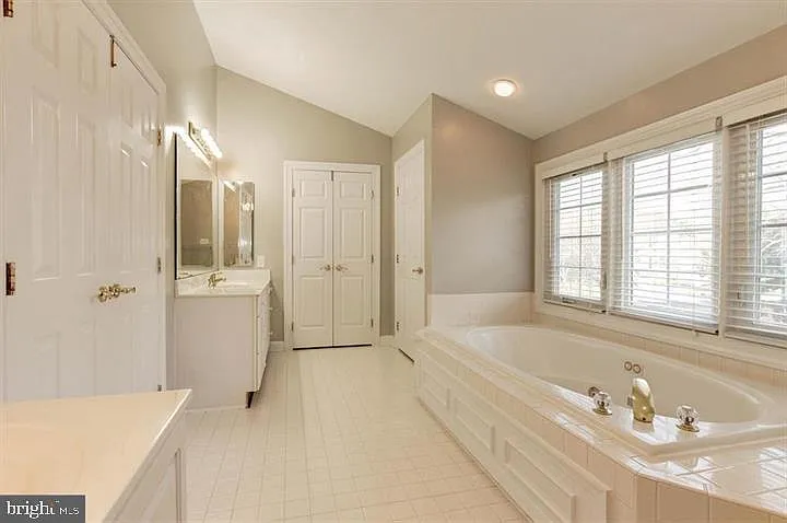 14213 Floral Park Dr — Photo 26