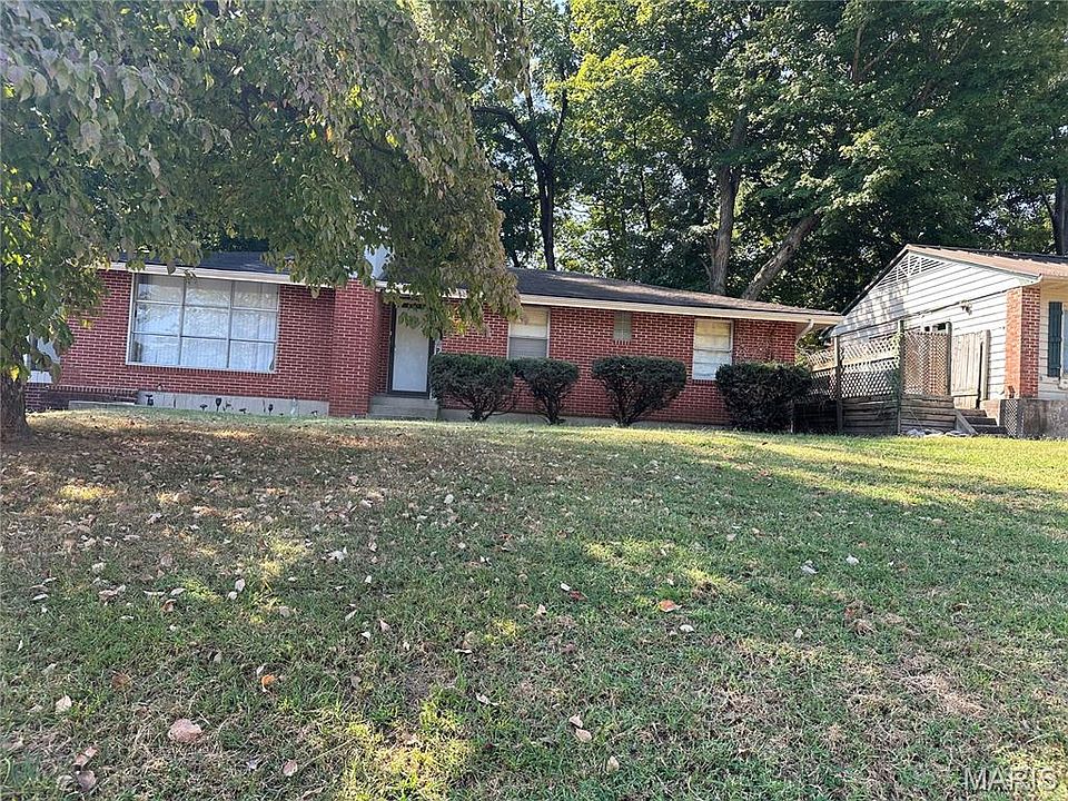 1st image of 733 Watkins Dr