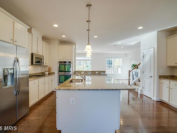 5th image of 4105 Glendale Way