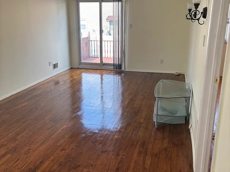 21 Evan Pl — Photo 3