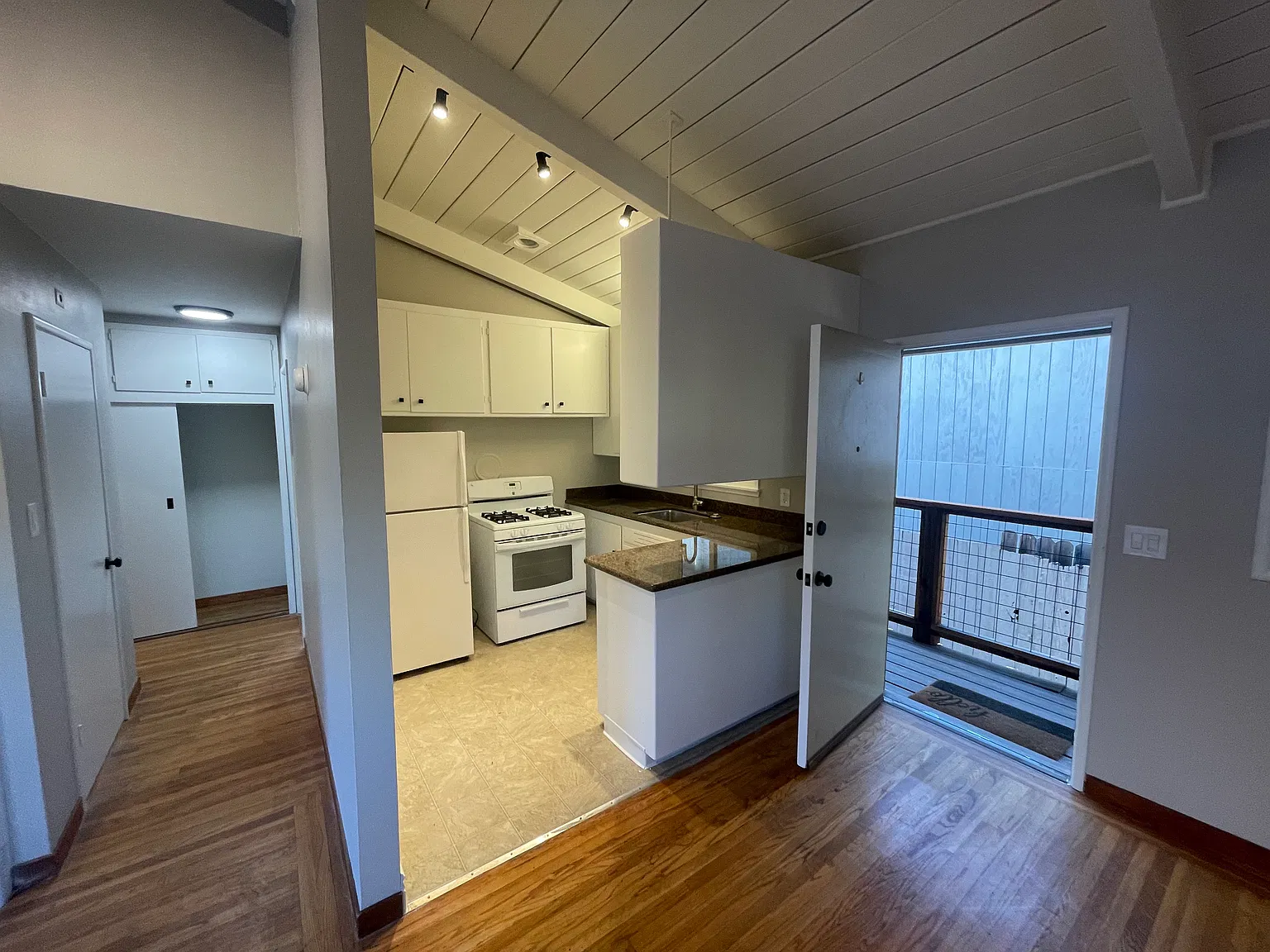 1 bed, 680 sqft, $2,495 — Photo 3