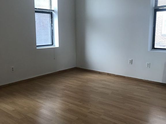 5th image of 16810 Crocheron Ave APT 1D