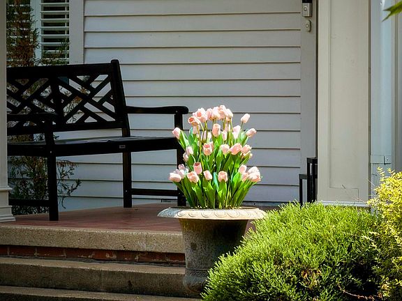 5th image of 633 Sherman St SE