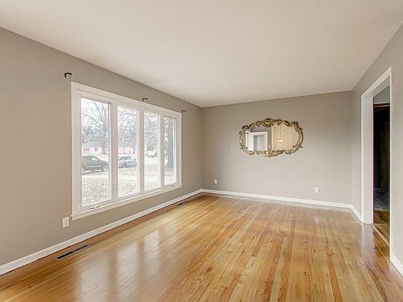 5th image of 9803 Newton Ave
