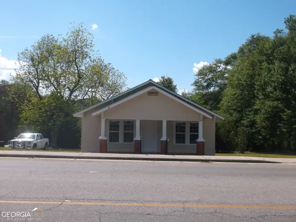 102 N River St, Claxton, GA 30417
