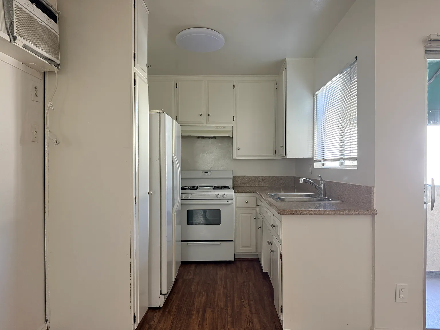 $1550 / 1 bedroom, 1 bath, La Crescenta Apartment — Photo 3