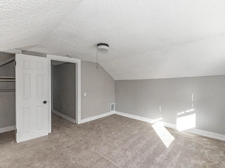 3901 Central St — Photo 47