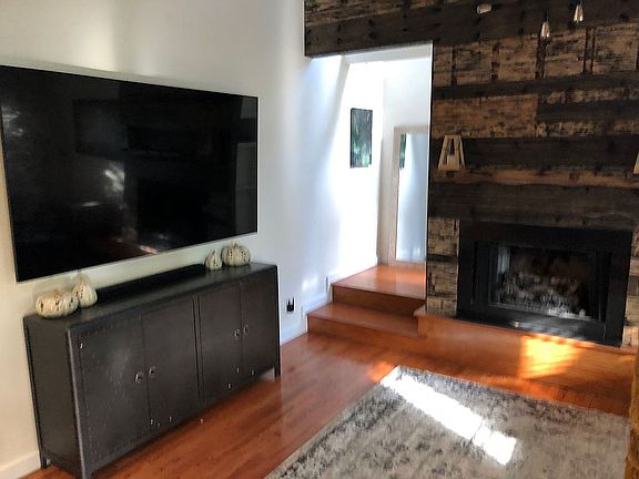 3rd image of 6005 Lafayette Ct