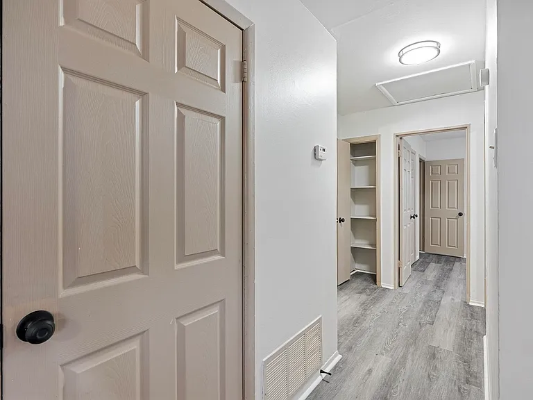 1406 E Pitman Ave — Photo 4