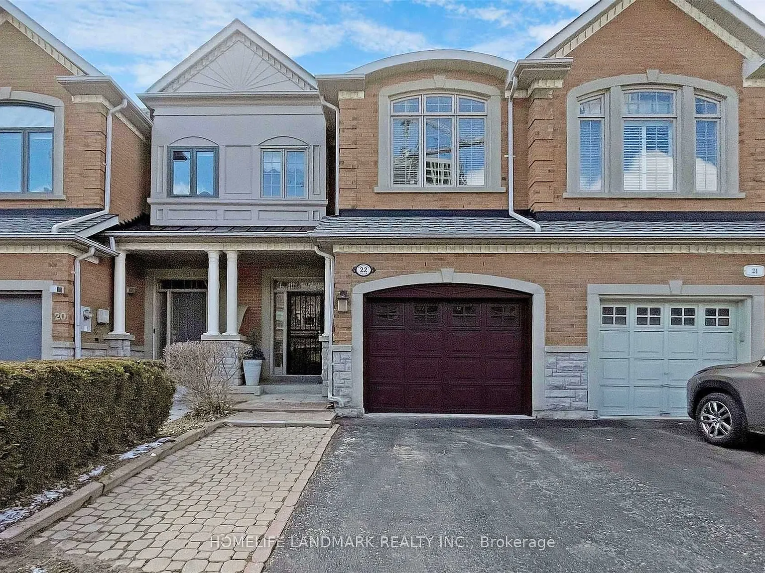 4 bed, $3,900 — Photo 1