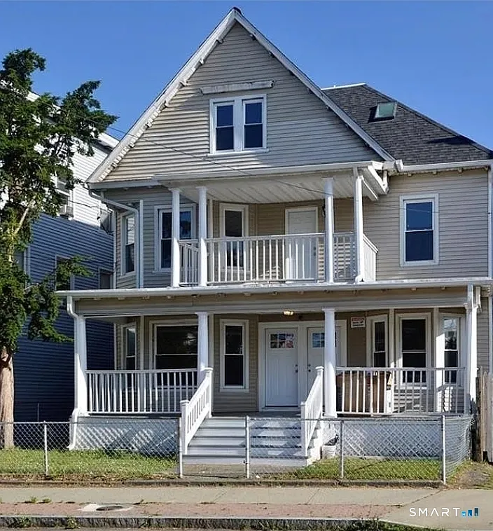 3 bed, 1.0 bath, 4462 sqft, $2,200 — Photo 1