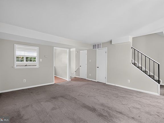4th image of 230 Sweet Pine Dr