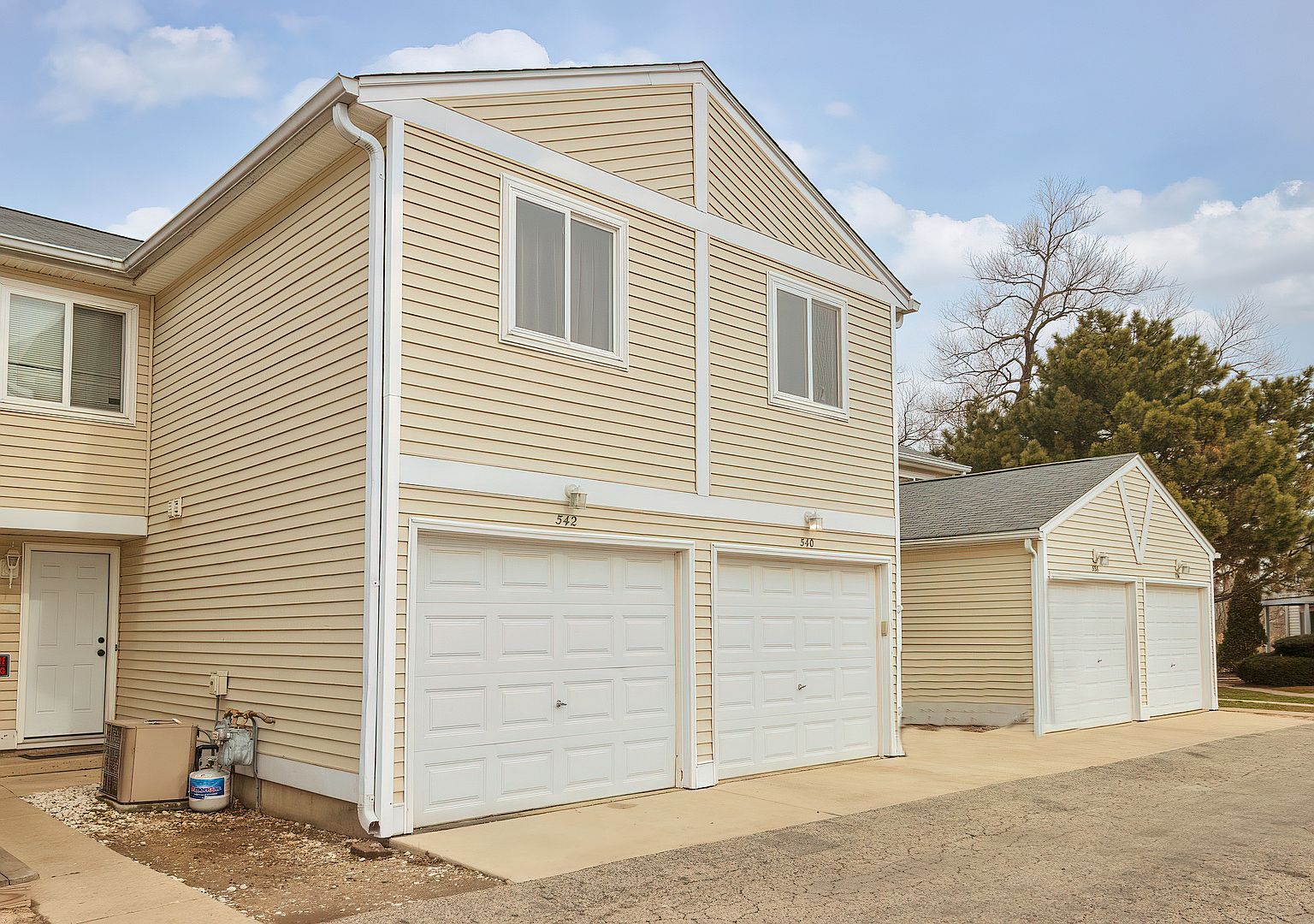 542 Meadow Green Ln, Round Lake Beach, IL 60073 Zillow