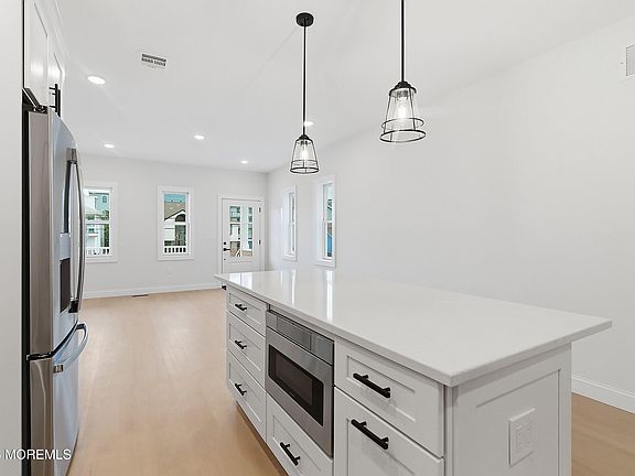 3rd image of 51 Sampson Avenue