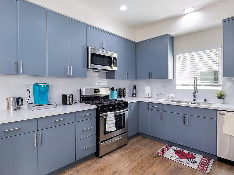 3 Bed Modern Townhome + 2-Car Private Garage — Photo 19