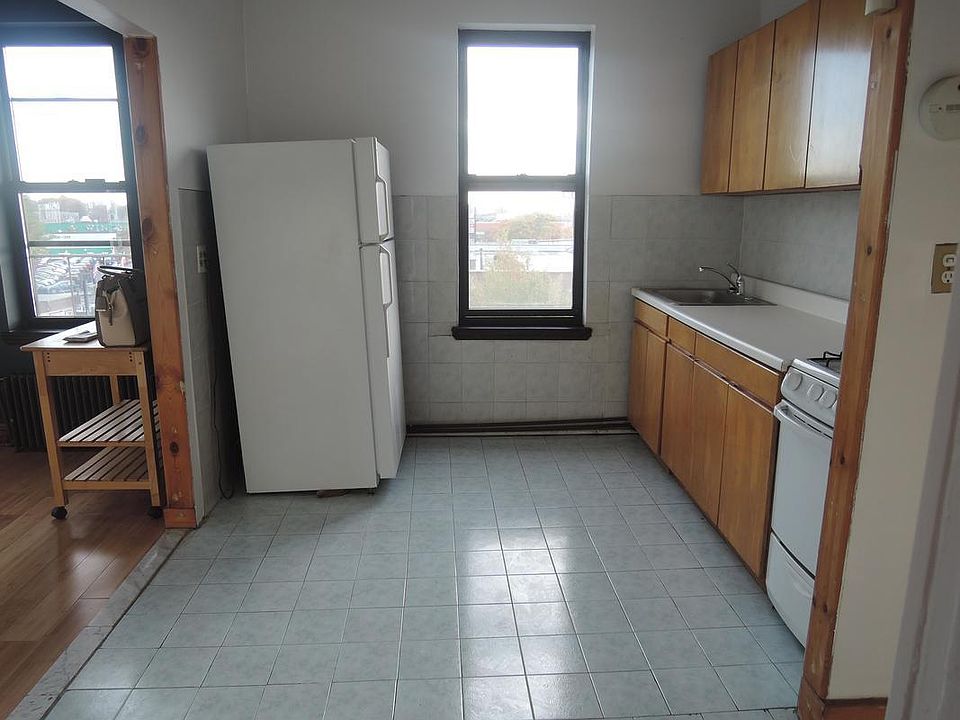1st image of 4227 35th Ave Fl 2
