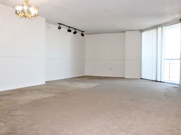 4th image of 2038 Harmon Cove Tower #2038
