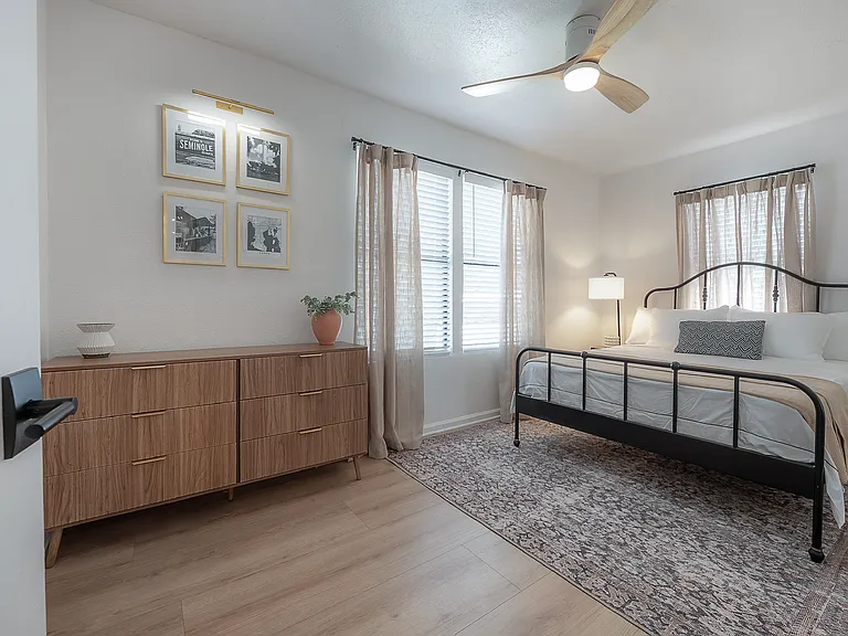 317 W Curtis St — Photo 16