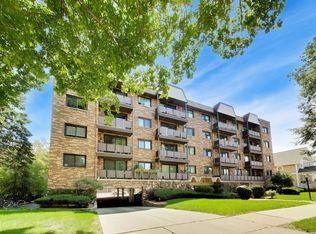 121 S Vail Ave APT 406, Arlington Heights, IL 60005