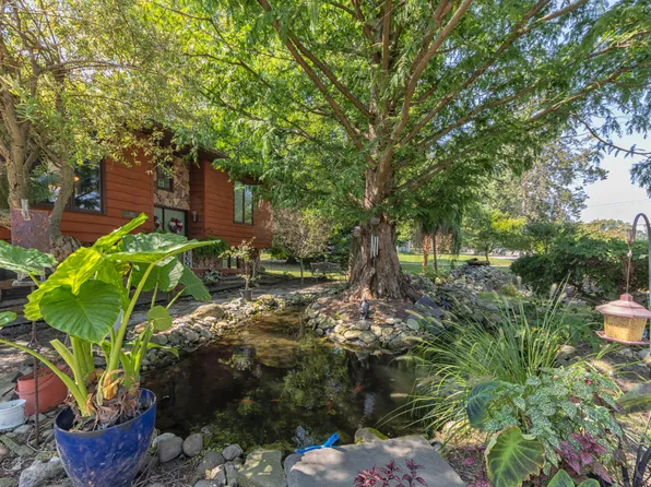 601 W North St, Paw Paw, MI 49079