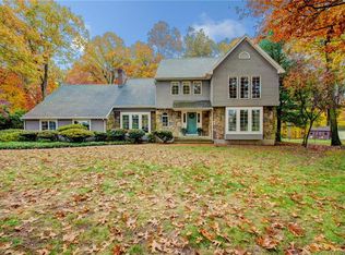152 Langford Ln, East Hartford, CT 06118