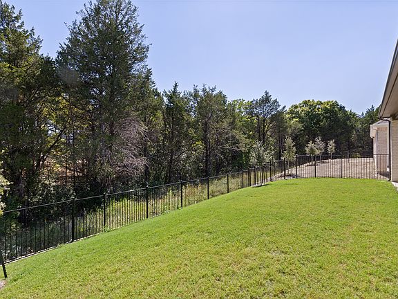5th image of 542 Torrey Pines Cir