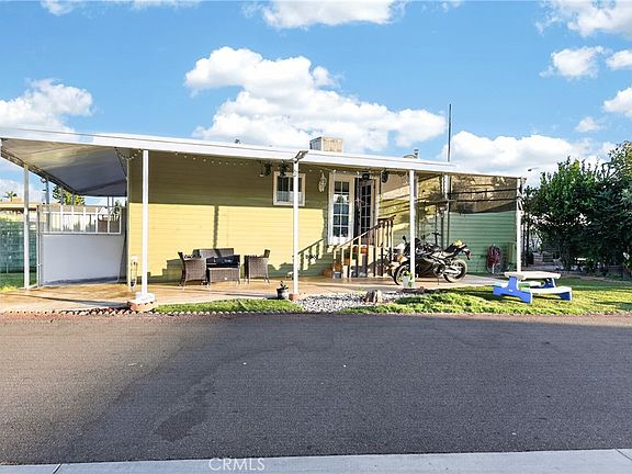 3rd image of 120 S De Soto Ln