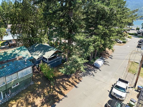 2nd image of 265 1st Ave