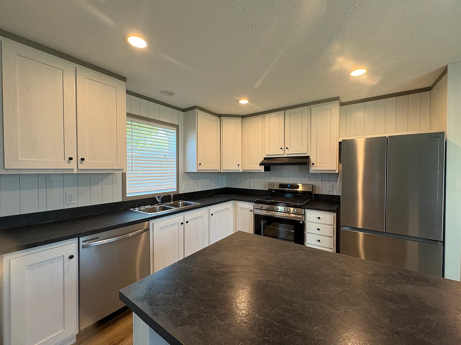 3 bed, 1216 sqft, $1,249 — Photo 3