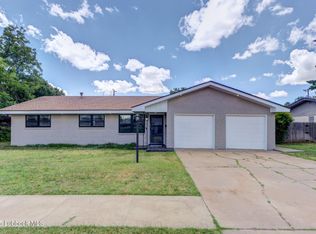 2803 W 18th St, Plainview, TX 79072