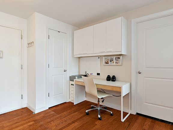 5th image of 5-49 Borden Ave #K8