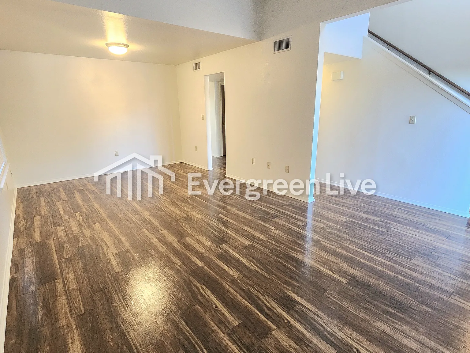 4 bed, 2.5 bath, 1484 sqft, $1,395 — Photo 3